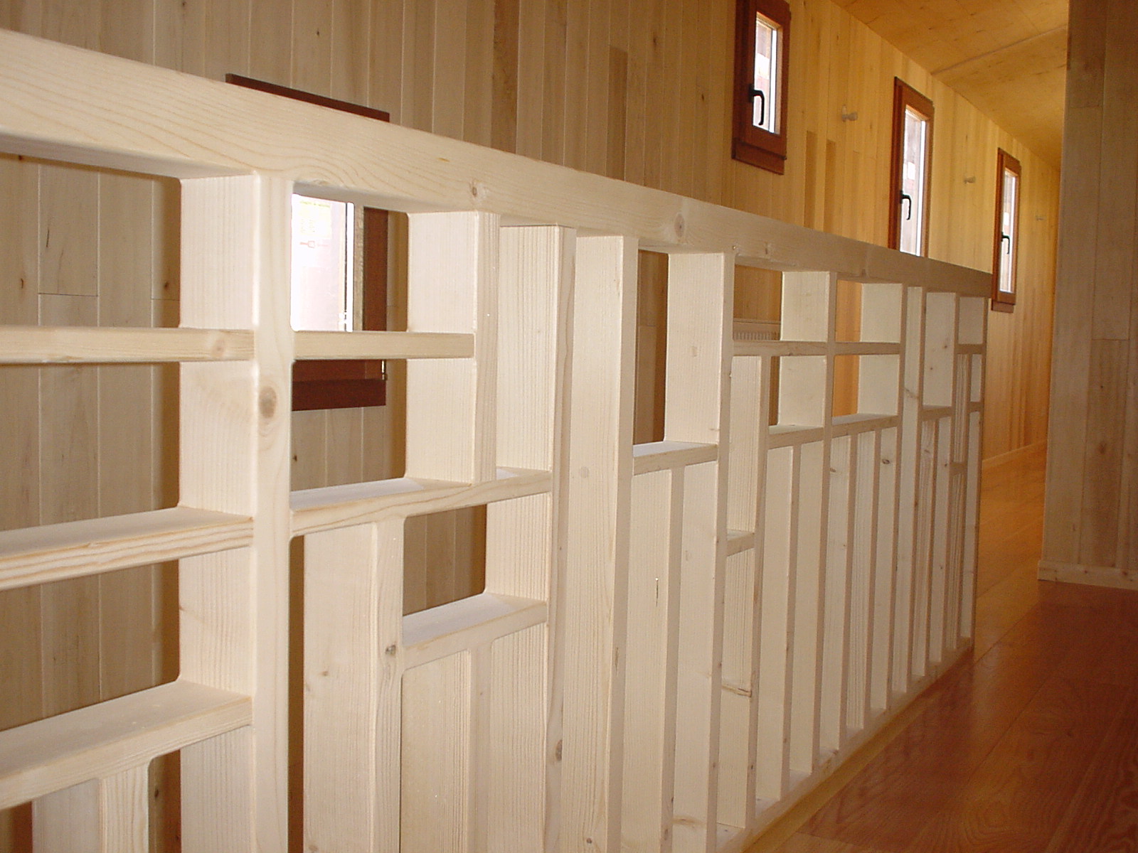 Fabrication de garde-corps en bois iroko, chêne ou hêtre Gémenos