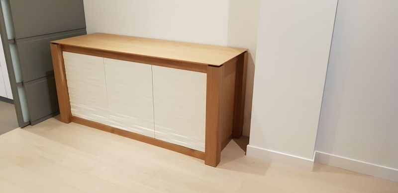 Buffet avec portes en médium gougé et chêne massif - MENUISERIE MD Marseille