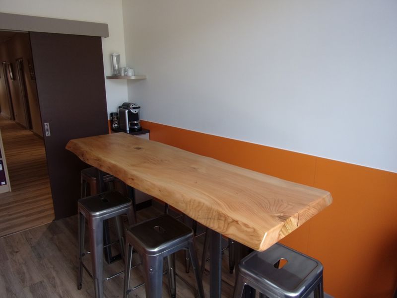 Table en bois massif brut - MENUISERIE MD Marseille