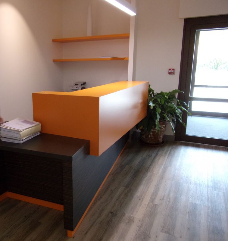 Banque d'accueil Orange et Ebène