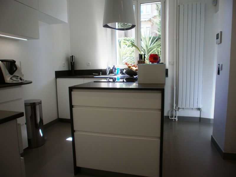 Cuisine semi ouverte - MENUISERIE MD Marseille