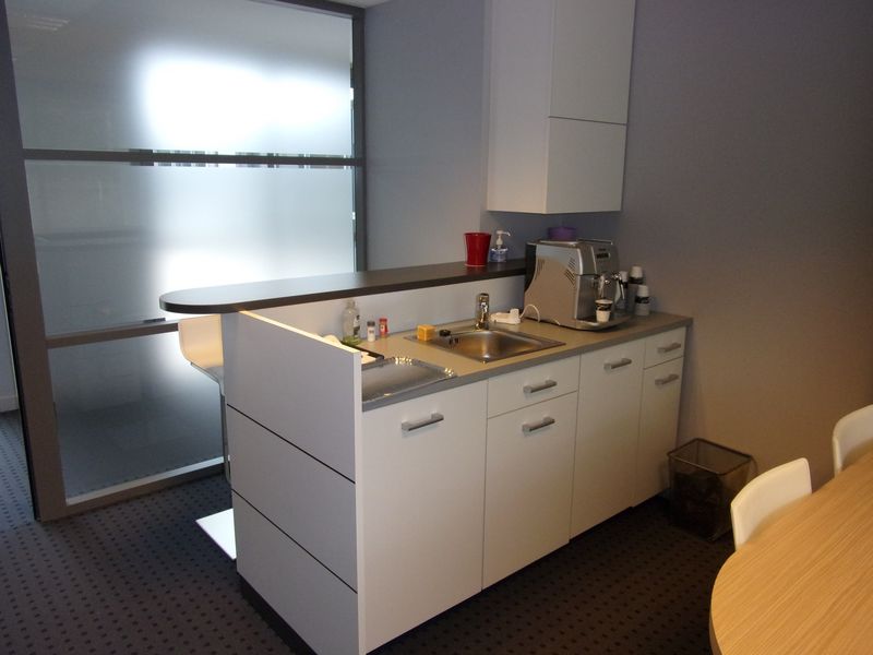 Kitchenette haut de gamme à Saint Tropez - MENUISERIE MD