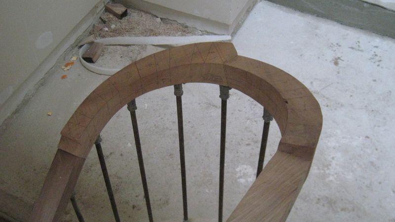 Fabrication d'un morceau de rampe manquant dans un immeuble ancien