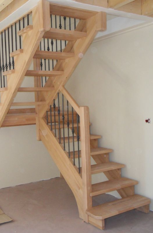 Escalier bois sur mesure - MENUISERIE MD MARSEILLE