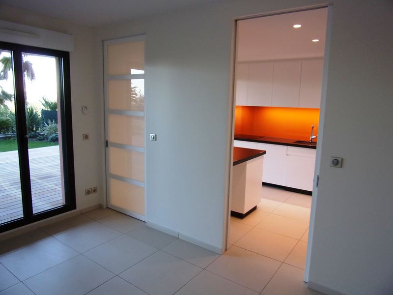 Portes coulissantes sur mesure laquées blanches - MENUISERIE MD MARSEILLE