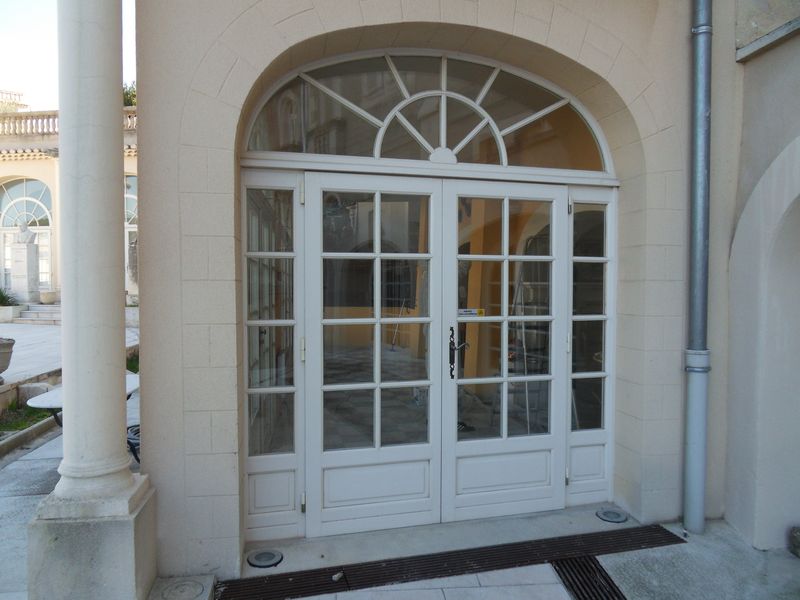 Grande porte fenêtre bois à Château-Gombert - MENUISERIE MD