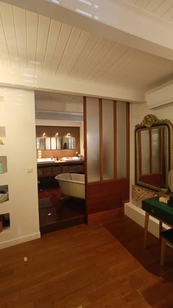 Verrière bois sur mesure en Sipo : élégance et caractère-1