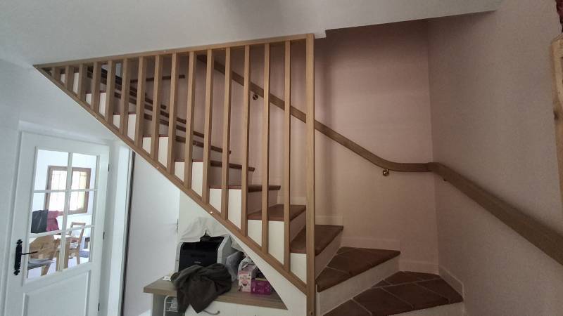 Garde-corps sur-mesure en chêne massif à Marseille - garde-corps mis en place